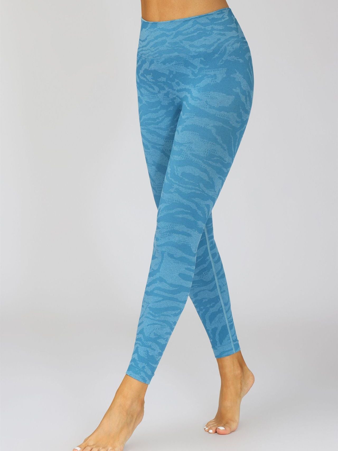 Women Seamless Slim Shorts blue 1